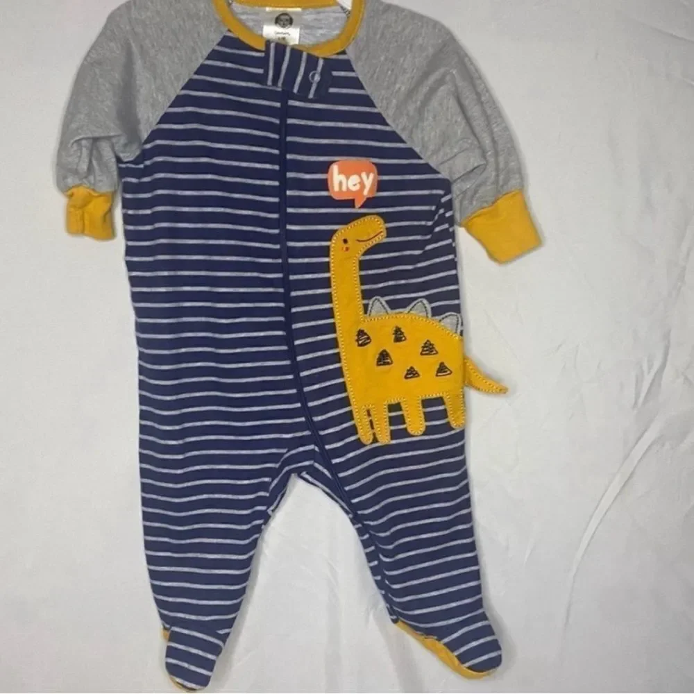 Gerber Baby boy 4 piece set Size 0-3M